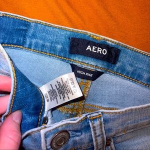 00 Regular Aero Skinny Jeans with Rips